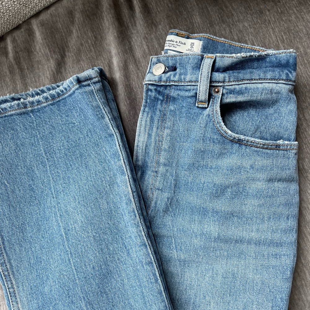 Abercrombie Curve Love Ultra High Rise Vintage Flare Jean sz 25